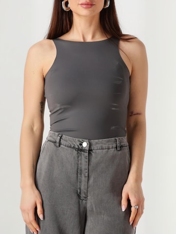 Top ' CC Heart ' di Coster Copenhagen in grigio: frontale