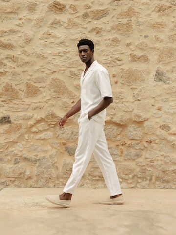 DAN FOX APPAREL - regular Pantalón de pinzas 'Kadir' en blanco