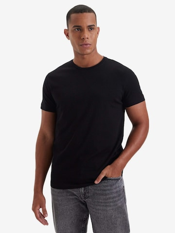 T-Shirt 'Daniel' WESTMARK LONDON en noir : devant