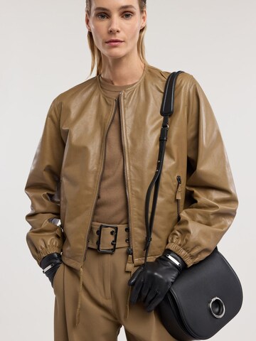 Cappotto invernale di Trussardi in marrone