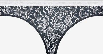 Calvin Klein Underwear Plus String in Schwarz: predná strana