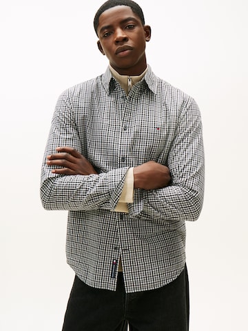 Tommy Jeans - Ajuste regular Camisa en gris: frente