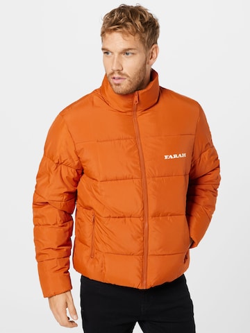 FARAH Between-Season Jacket in Orange: front