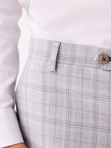 Next Regular Hose in Grau