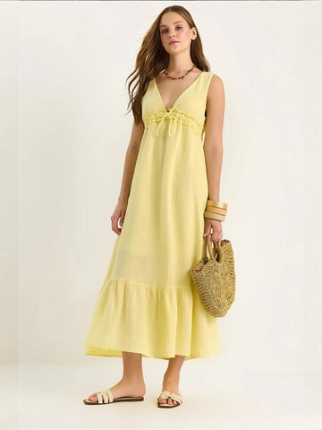 Bianco Lucci Summer Dress in Yellow: front