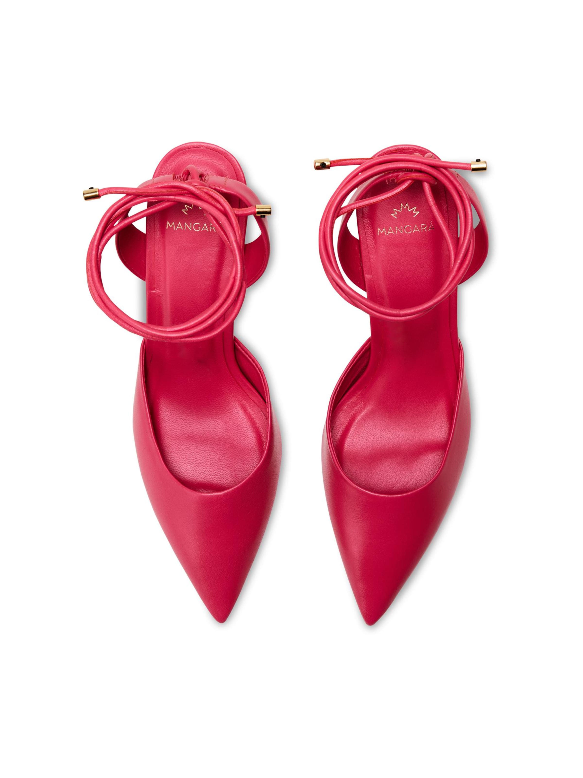 Décolleté 'Escarpins Jaborandi à bride arrière avec lacets à la cheville en cuir rose' di Mangara Atelier in rosa