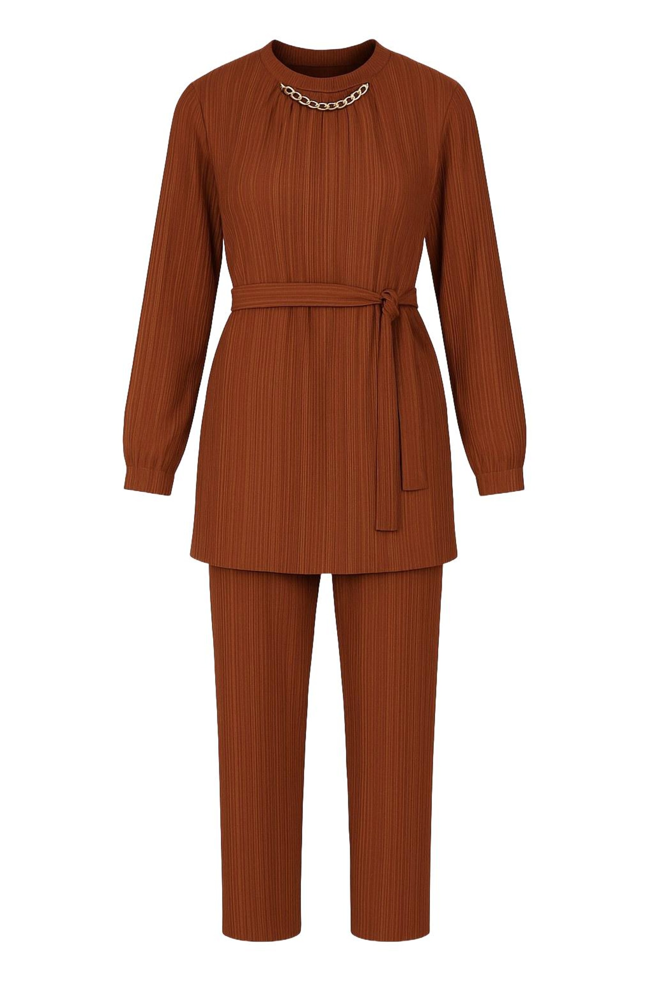 MODAMIHRAM Set in Braun: Vorderseite