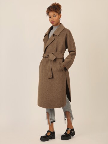 APART Between-Seasons Coat in Brown