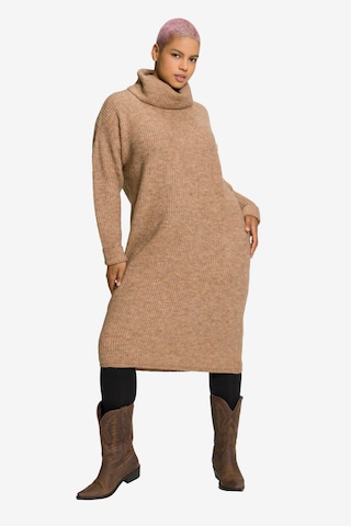 Studio Untold Knitted dress in Beige: front