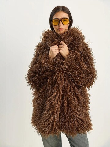 Cappotto invernale di Bianco Lucci in marrone