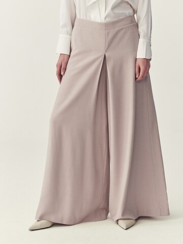 TATUUM Loosefit Byxa i beige: framsida