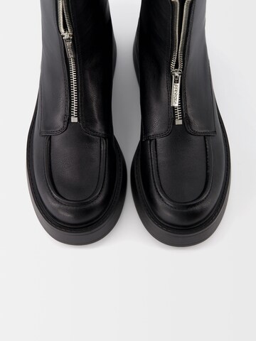 Bershka Bootie in Black