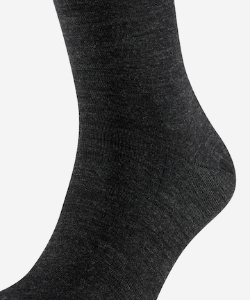 FALKE Къси чорапи в черно
