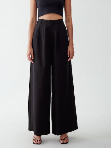 Wide Leg Pantalon à pince 'ISLA' Calli en noir : devant