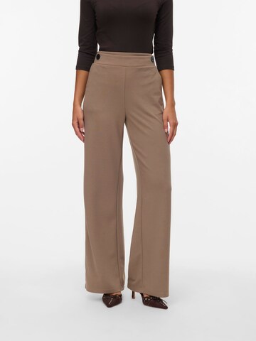 Wide leg Pantaloni 'VMLiva' di VERO MODA in marrone: frontale