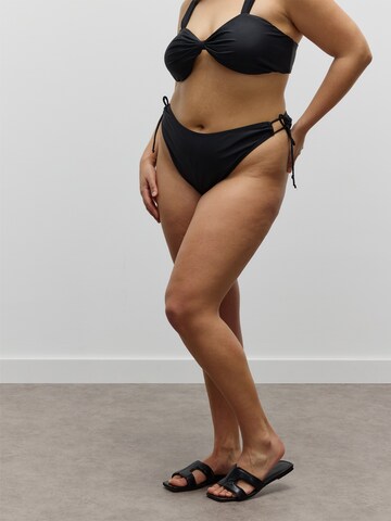 CITA MAASS Bikini bottom in Black: front