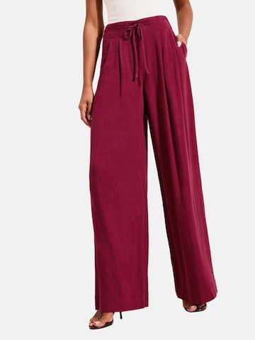 Friends Like These Wide Leg Hose in Rot: Vorderseite