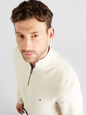 TOMMY HILFIGER Sweater in Beige