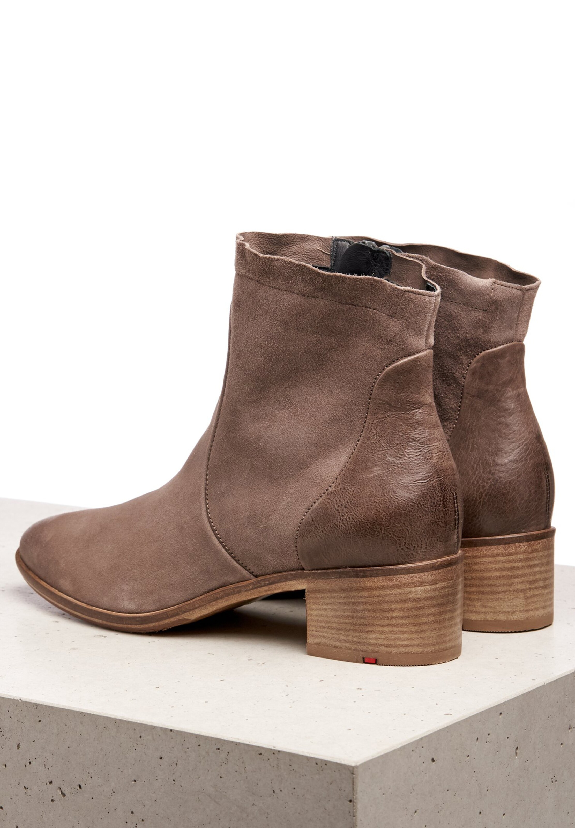 LLOYD Ankle Boots in Brown
