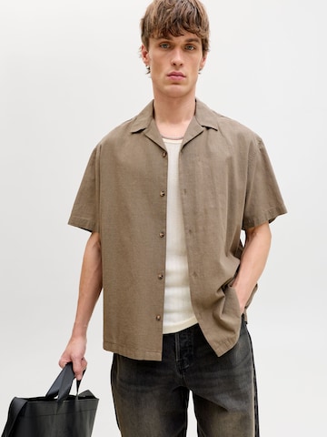 JACK & JONES Comfort Fit Skjorte 'JJESummer' i brun