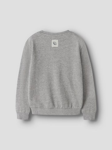 NAME IT - Sudadera en gris