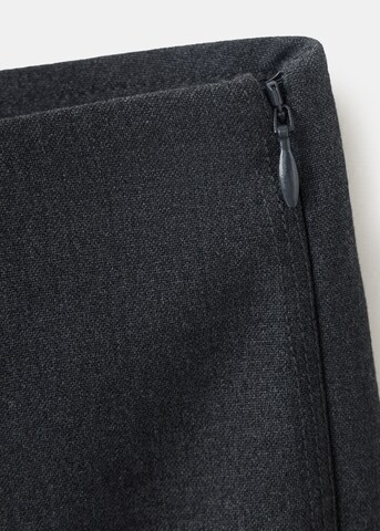 Wide leg Pantaloni con piega frontale 'ARIELLE' di MANGO in grigio: lato