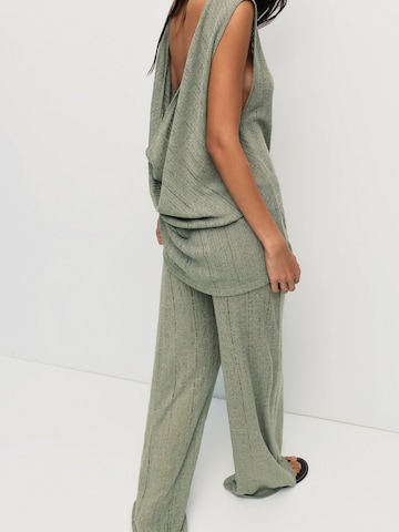 Pull&Bear Wide leg Byxa i grön