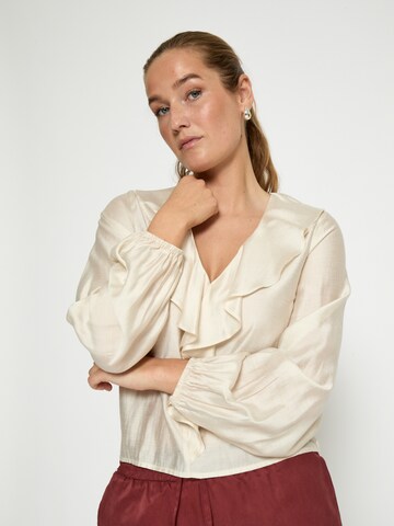 Chemisier 'Junia' DESIRES en beige
