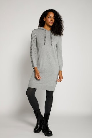 Gina Laura Knitted dress in Grey