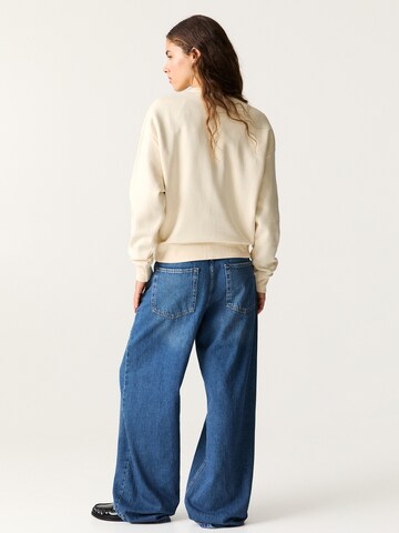 Pull&Bear Sweatshirt in Beige