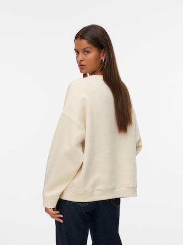 Sweat-shirt 'IVALO' VERO MODA en beige
