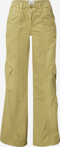BDG Urban Outfitters Regular Карго панталон в зелено: отпред