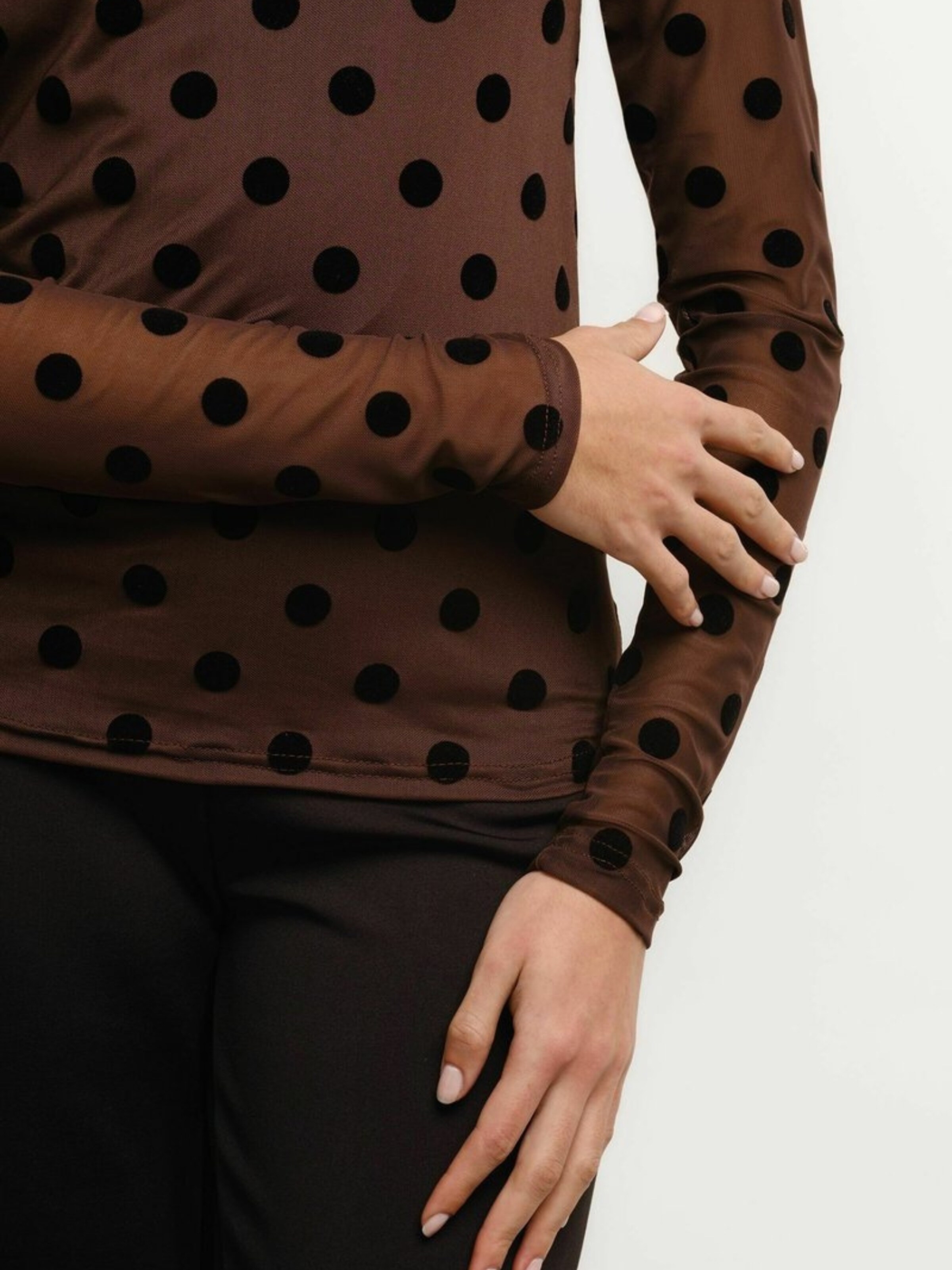 Liberte Essentiel Toppi ' MESH ' värissä ruskea