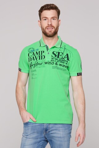 CAMP DAVID T-shirt i grön: framsida