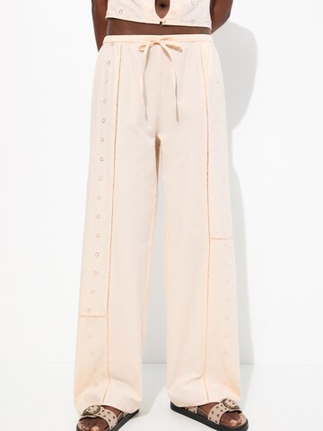 Loosefit Pantalon Pull&Bear en rose