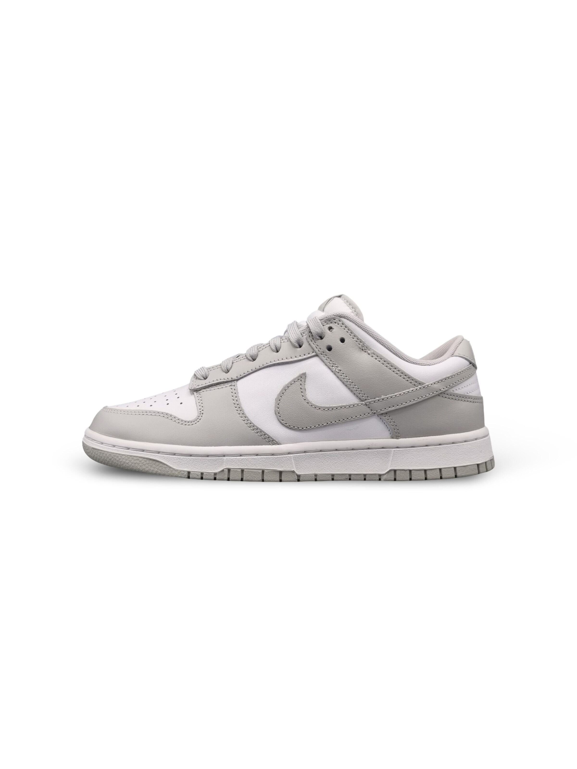 NIKE Sneakers in Grey