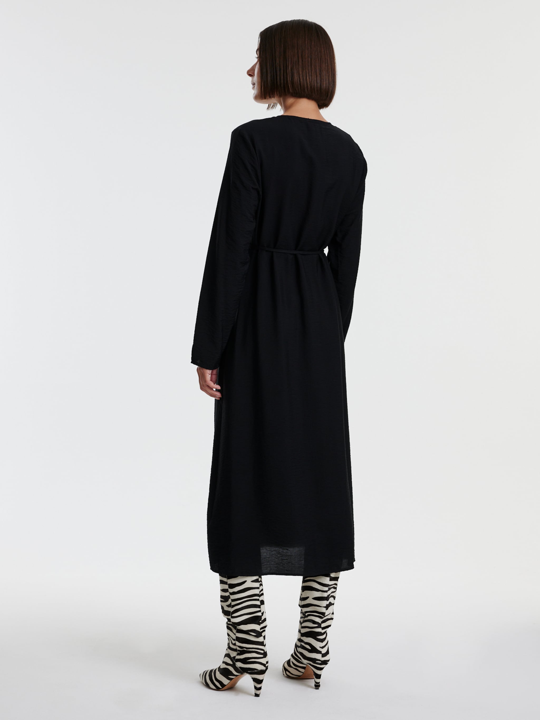 EDITED Produkte Kleid 'Alara' schwarz