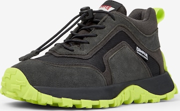 Chaussure basse 'Drift Trail' CAMPER en gris : devant