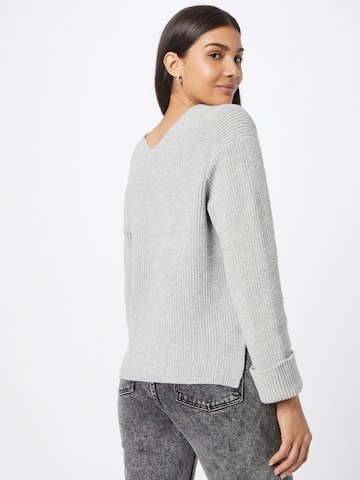 ABOUT YOU Pullover 'Tamara' in Grau