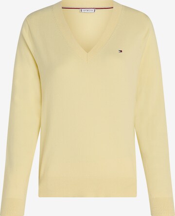 Tommy Hilfiger Curve Sweater in Yellow: front