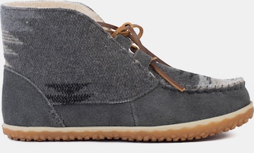 Minnetonka Bootie 'Torrey' in Grey