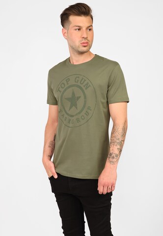 TOP GUN Shirt in Groen: voorkant