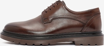 Derimod Lace-Up Shoes in Brown: front