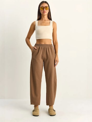 Bianco Lucci Regular Trousers in Brown