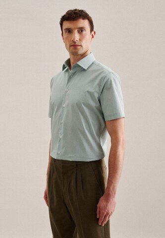 Coupe regular Chemise business SEIDENSTICKER en vert : devant