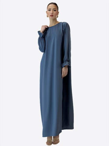 Elara Kleid in Blau: Vorderseite
