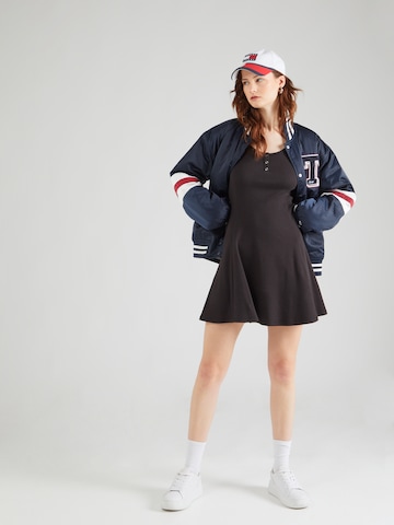 Tommy Jeans Šaty 'TJW HENLEY' – černá