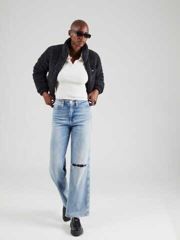 balta Tommy Jeans Megztinis 'ESSENTIAL'