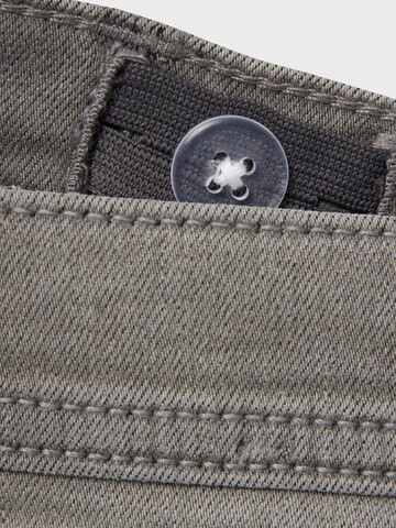 NAME IT Slimfit Jeans i grå