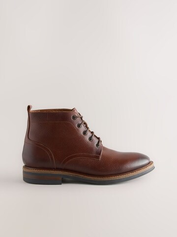 Next - Botas con cordones en marrón